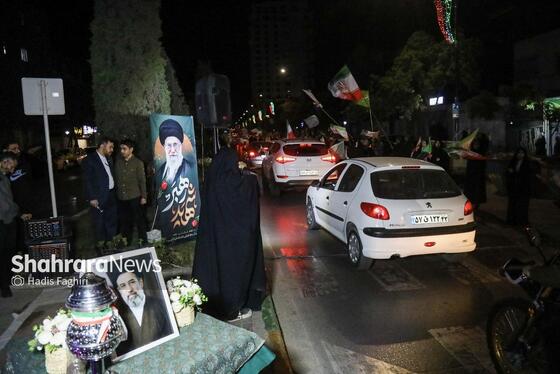 گزارش تصویری | پنجاه‌ودومین موج از حضور حماسی شبانه مردم مشهد در خیابان‌ها