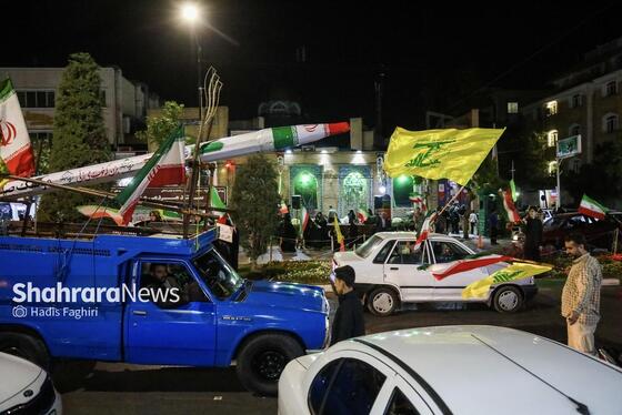 گزارش تصویری | پنجاه‌ودومین موج از حضور حماسی شبانه مردم مشهد در خیابان‌ها