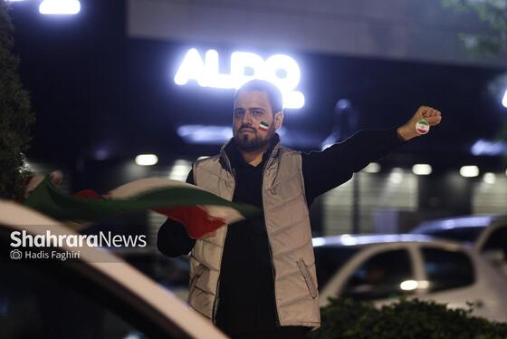 گزارش تصویری | پنجاه‌ودومین موج از حضور حماسی شبانه مردم مشهد در خیابان‌ها