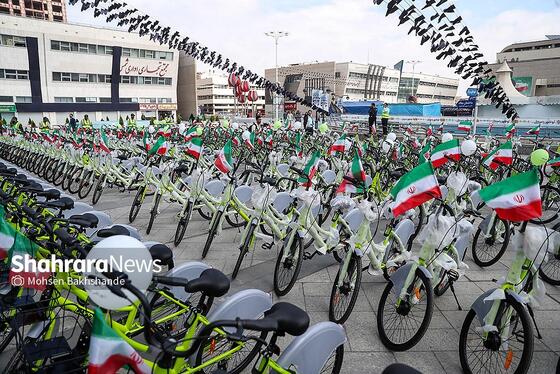 گزارش تصویری | مراسم رونمایی از ۵۱۰ دستگاه دوچرخه بایدو و بهره‌برداری از اولین دستگاه شارژ برقی خودرو
