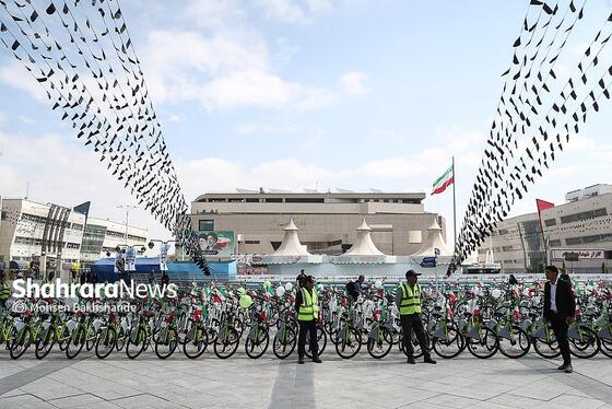 گزارش تصویری | مراسم رونمایی از ۵۱۰ دستگاه دوچرخه بایدو و بهره‌برداری از اولین دستگاه شارژ برقی خودرو