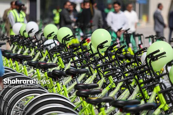 گزارش تصویری | مراسم رونمایی از ۵۱۰ دستگاه دوچرخه بایدو و بهره‌برداری از اولین دستگاه شارژ برقی خودرو