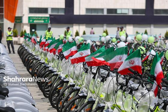گزارش تصویری | مراسم رونمایی از ۵۱۰ دستگاه دوچرخه بایدو و بهره‌برداری از اولین دستگاه شارژ برقی خودرو