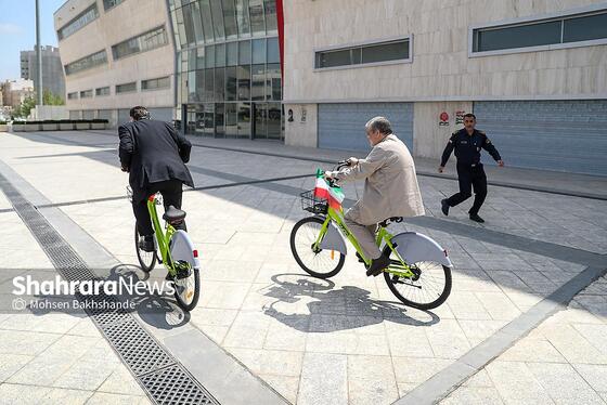 گزارش تصویری | مراسم رونمایی از ۵۱۰ دستگاه دوچرخه بایدو و بهره‌برداری از اولین دستگاه شارژ برقی خودرو