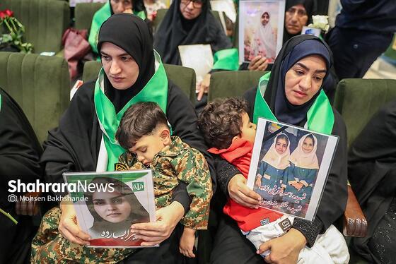 گزارش تصویری | بزرگداشت شهدای مدرسه شجره طیبه میناب در حرم مطهر رضوی