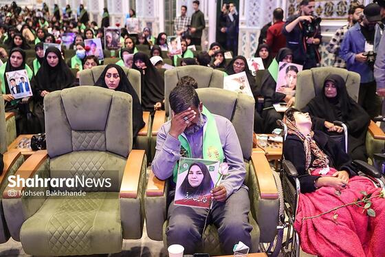 گزارش تصویری | بزرگداشت شهدای مدرسه شجره طیبه میناب در حرم مطهر رضوی