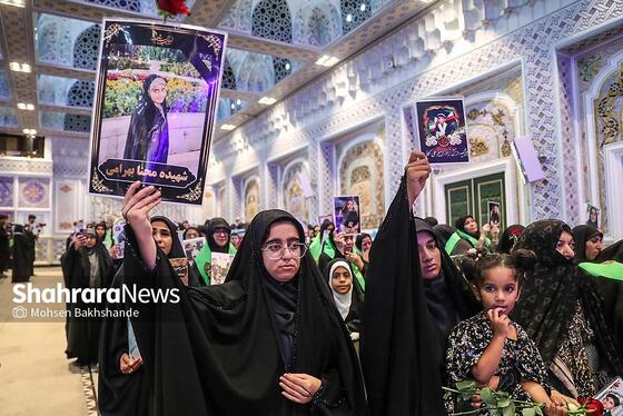 گزارش تصویری | بزرگداشت شهدای مدرسه شجره طیبه میناب در حرم مطهر رضوی