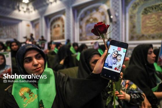 گزارش تصویری | بزرگداشت شهدای مدرسه شجره طیبه میناب در حرم مطهر رضوی