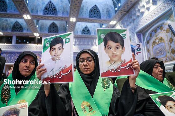 گزارش تصویری | بزرگداشت شهدای مدرسه شجره طیبه میناب در حرم مطهر رضوی