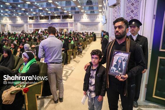 گزارش تصویری | بزرگداشت شهدای مدرسه شجره طیبه میناب در حرم مطهر رضوی