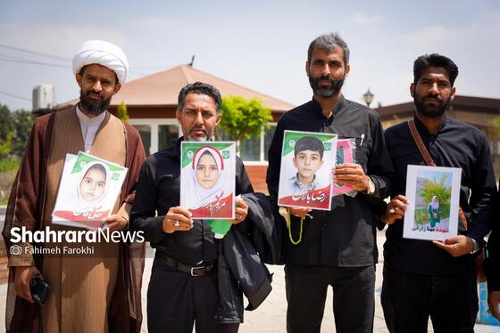 گزارش تصویری | حضور خانواده شهدای مدرسه «شجره طیبه» میناب در باغ خاتون مشهد