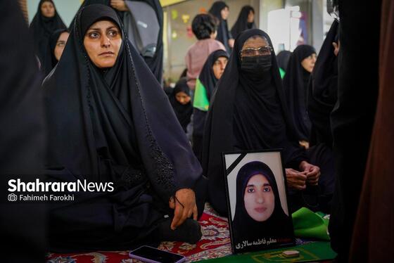 گزارش تصویری | حضور خانواده شهدای مدرسه «شجره طیبه» میناب در باغ خاتون مشهد