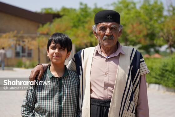 گزارش تصویری | حضور خانواده شهدای مدرسه «شجره طیبه» میناب در باغ خاتون مشهد