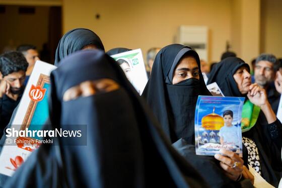 گزارش تصویری | حضور خانواده شهدای مدرسه «شجره طیبه» میناب در باغ خاتون مشهد