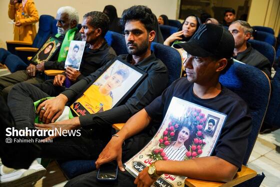 گزارش تصویری | حضور خانواده شهدای مدرسه «شجره طیبه» میناب در باغ خاتون مشهد