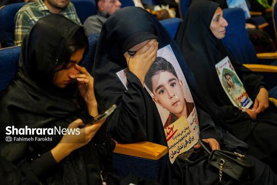 گزارش تصویری | حضور خانواده شهدای مدرسه «شجره طیبه» میناب در باغ خاتون مشهد
