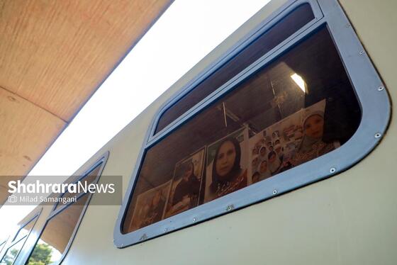 گزارش تصویری | بدرقه خانواده شهدای مدرسه «شجره طیبه» میناب در ایستگاه راه‌آهن مشهد