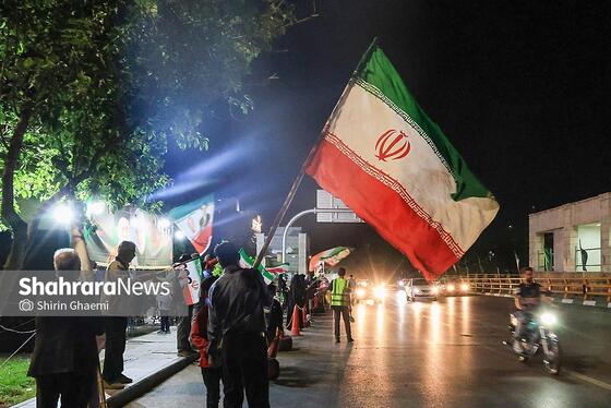 گزارش تصویری | پنجاه‌و‌پنجمین شب حضور حماسی مردم در خیابان‌های مشهد