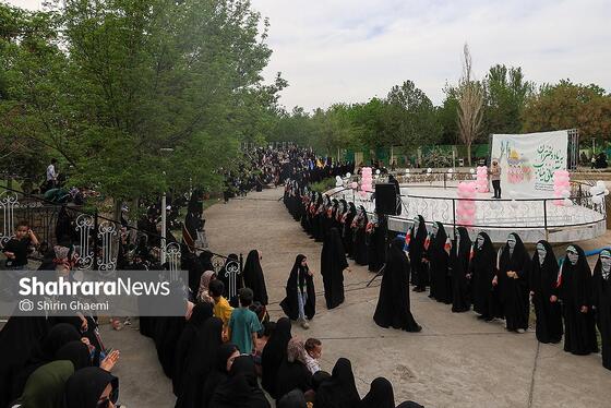 اجتماع بزرگ دختران و نور کرامت در مشهد