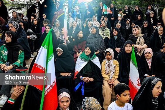 اجتماع بزرگ دختران و نور کرامت در مشهد