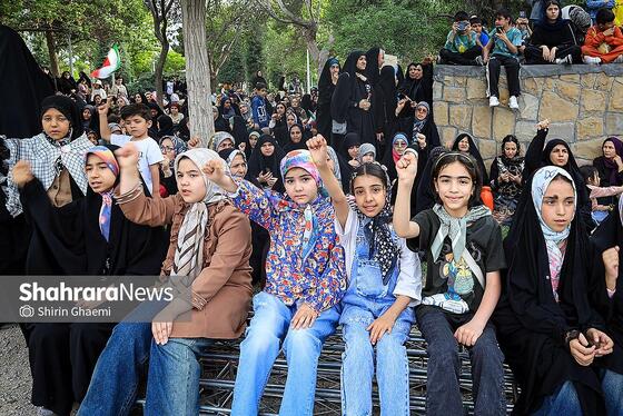 اجتماع بزرگ دختران و نور کرامت در مشهد