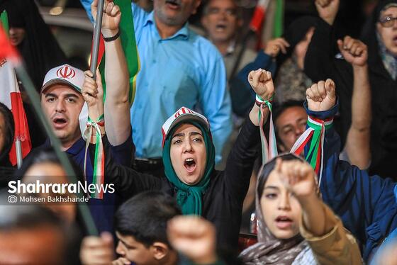 گزارش تصویری | پنجاه‌وششمین شب حضور حماسی مردم مشهد در سنگر خیابان