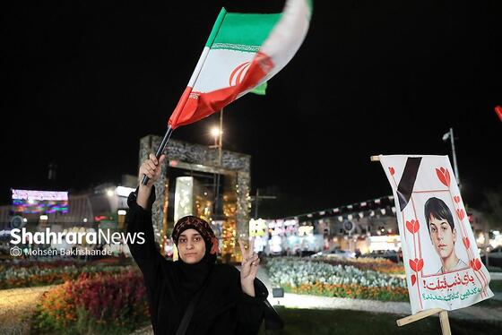 گزارش تصویری | پنجاه‌وششمین شب حضور حماسی مردم مشهد در سنگر خیابان