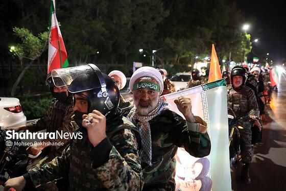 گزارش تصویری | پنجاه‌وششمین شب حضور حماسی مردم مشهد در سنگر خیابان