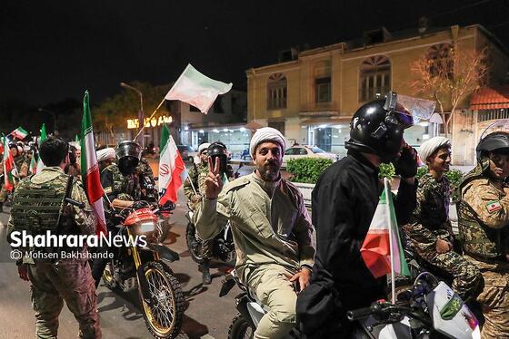 گزارش تصویری | پنجاه‌وششمین شب حضور حماسی مردم مشهد در سنگر خیابان