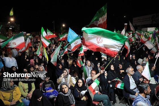 گزارش تصویری | پنجاه‌وششمین شب حضور حماسی مردم مشهد در سنگر خیابان