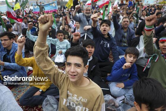 گزارش تصویری | اجتماع بزرگ «مشت‌های گره‌کرده» در حرم مطهر رضوی