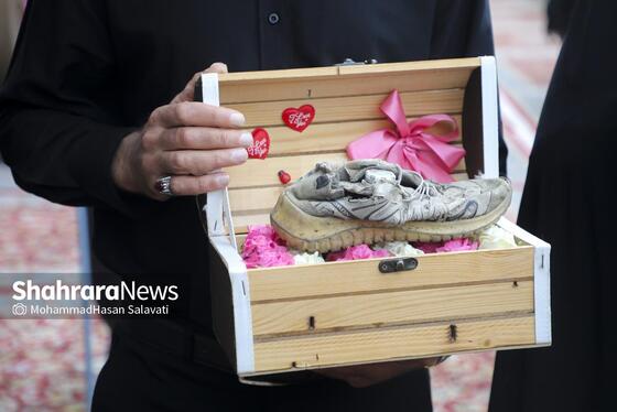 گزارش تصویری | اجتماع بزرگ «مشت‌های گره‌کرده» در حرم مطهر رضوی