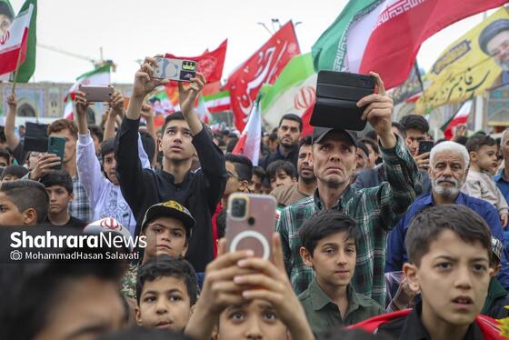 گزارش تصویری | اجتماع بزرگ «مشت‌های گره‌کرده» در حرم مطهر رضوی