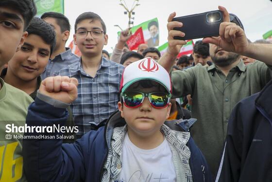 گزارش تصویری | اجتماع بزرگ «مشت‌های گره‌کرده» در حرم مطهر رضوی