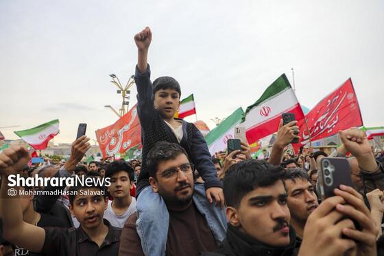 گزارش تصویری | اجتماع بزرگ «مشت‌های گره‌کرده» در حرم مطهر رضوی