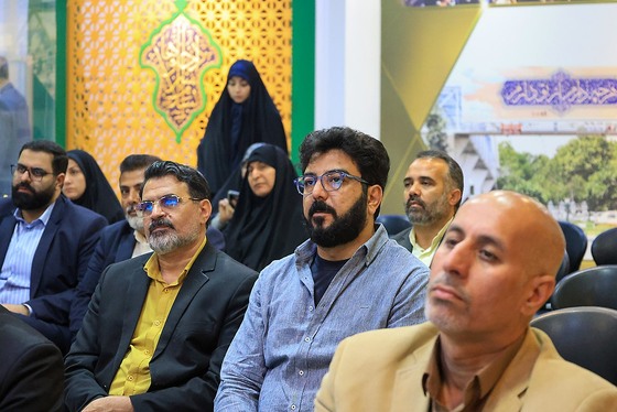 گزارش تصویری | آیین رونمایی از ۷ دستخط رهبر شهید در غباروبی‌های مضجع منور رضوی