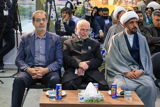 گزارش تصویری | آیین رونمایی از ۷ دستخط رهبر شهید در غباروبی‌های مضجع منور رضوی