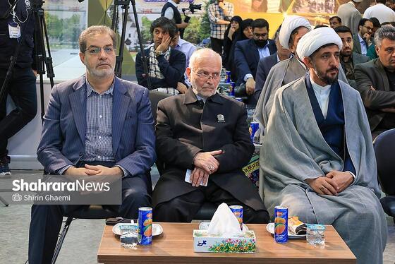 گزارش تصویری | آیین رونمایی از ۷ دستخط رهبر شهید در غباروبی‌های مضجع منور رضوی