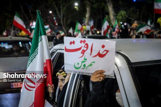 گزارش تصویری | مردم مشهد زیر سایه خورشید در پنجاه‌ونهمین شب حضور در خیابان (۸ اردیبهشت ۱۴۰۵)