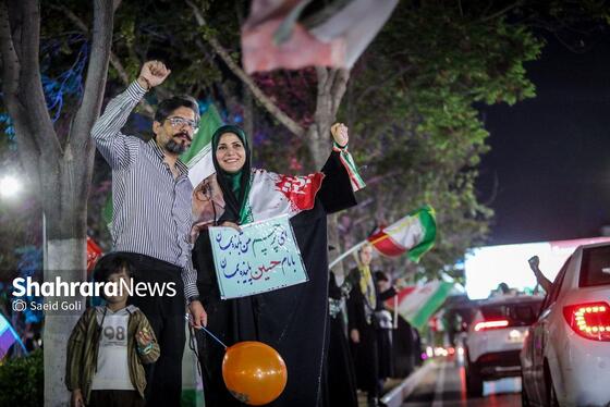 گزارش تصویری | مردم مشهد زیر سایه خورشید در پنجاه‌ونهمین شب حضور در خیابان (۸ اردیبهشت ۱۴۰۵)