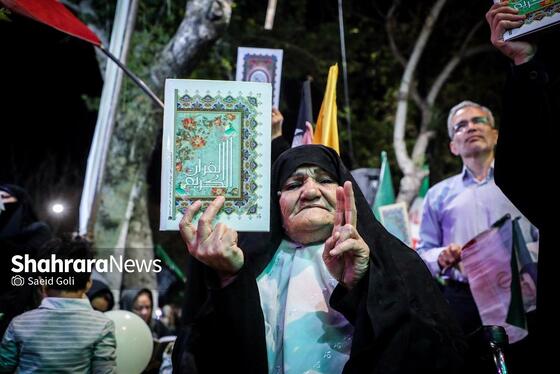 گزارش تصویری | مردم مشهد زیر سایه خورشید در پنجاه‌ونهمین شب حضور در خیابان (۸ اردیبهشت ۱۴۰۵)