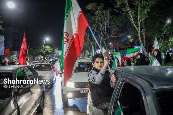 گزارش تصویری | مردم مشهد زیر سایه خورشید در پنجاه‌ونهمین شب حضور در خیابان (۸ اردیبهشت ۱۴۰۵)