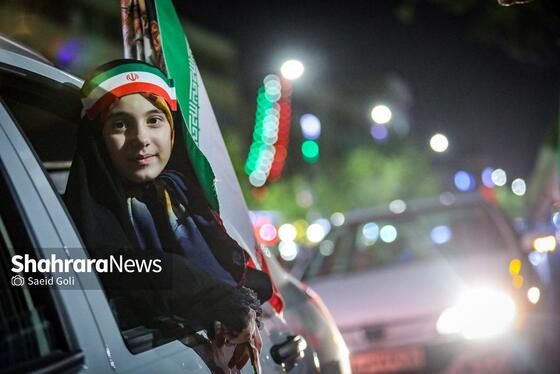 گزارش تصویری | مردم مشهد زیر سایه خورشید در پنجاه‌ونهمین شب حضور در خیابان (۸ اردیبهشت ۱۴۰۵)