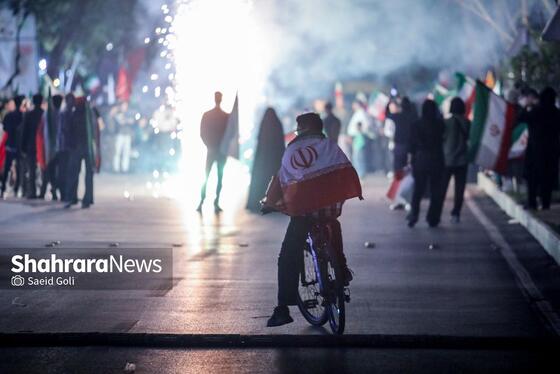 گزارش تصویری | مردم مشهد زیر سایه خورشید در پنجاه‌ونهمین شب حضور در خیابان (۸ اردیبهشت ۱۴۰۵)
