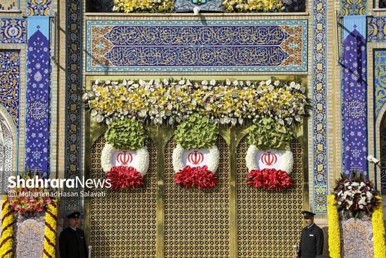 گزارش تصویری | تعویض پرچم گنبد حرم مطهر رضوی در صبح ولادت امام رضا (ع)