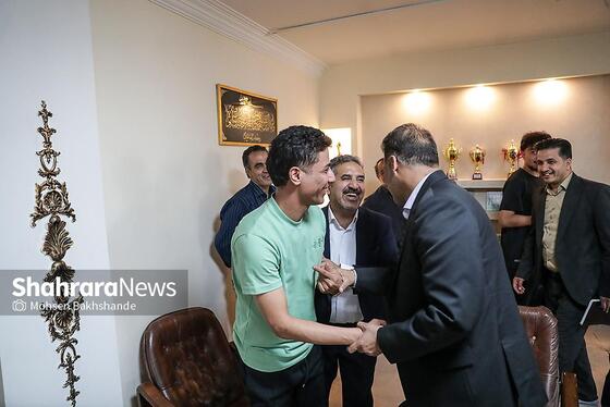 گزارش تصویری | مسابقه فوتسال دوستانه یاران خداداد و منتخب زندان خراسان رضوی