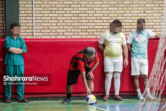 گزارش تصویری | مسابقه فوتسال دوستانه یاران خداداد و منتخب زندان خراسان رضوی