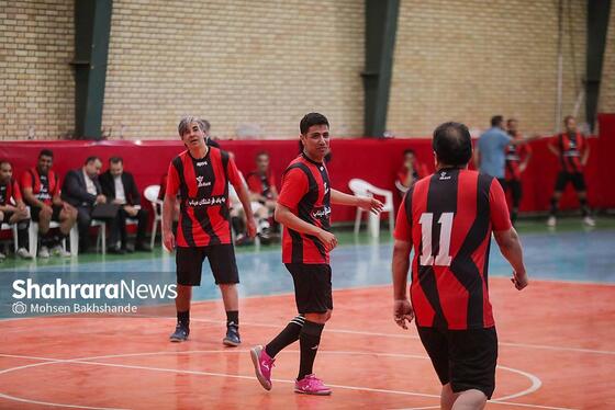 گزارش تصویری | مسابقه فوتسال دوستانه یاران خداداد و منتخب زندان خراسان رضوی