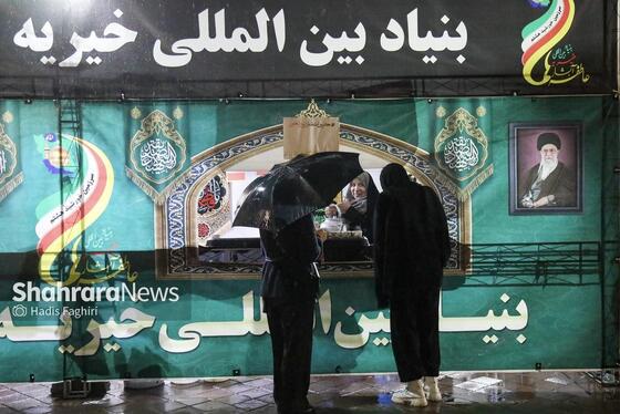 گزارش تصویری | باران رحمت الهی، برکت شصت‌ویکمین شب حضور مردم مشهد در خیابان