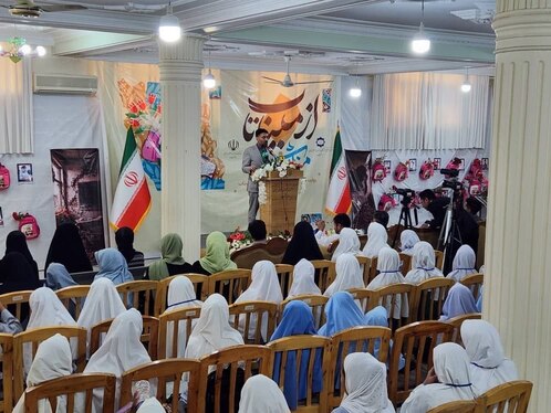 همدلی کودکان افغانستانی در مزار شریف با کودکان شهید میناب + عکس